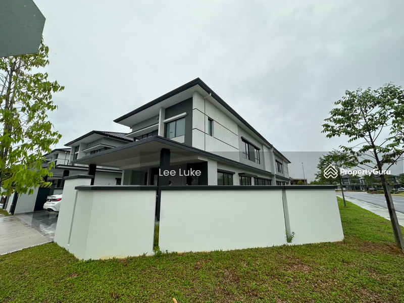 For Sale - Bungalow at Bandar Tropicana Aman