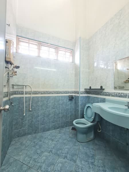 2-storey Terraced House for Sale in Batu 9 (Cheras) - Ken Lew - Bathroom - PropertyGuru.com.my