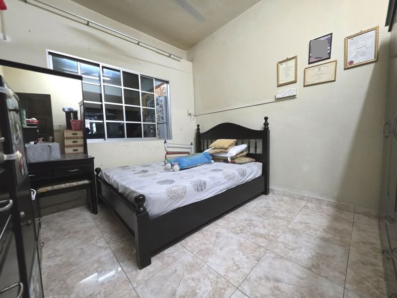 2-storey Terraced House for Sale in Batu 9 (Cheras) - Ken Lew - Bedroom - PropertyGuru.com.my