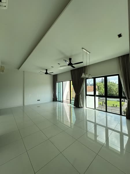 Pangsapuri untuk Disewa di Identiti U-Thant - Philip Lee - Living Room - PropertyGuru.com.my
