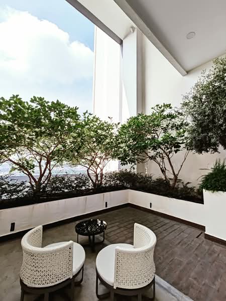Servis Apartment untuk Disewa di 28 Boulevard - Kelvin Tham - Balcony - PropertyGuru.com.my