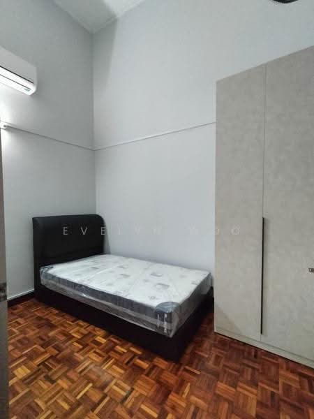 Rumah Teres 2-Tingkat untuk Disewa di Seksyen 17 (Petaling Jaya) - Evelyn Woo - Bedroom - PropertyGuru.com.my