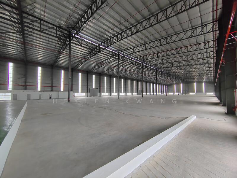For Rent - Near Shah Alam & Klang Detached Warehouse with Loading Bays For Rent