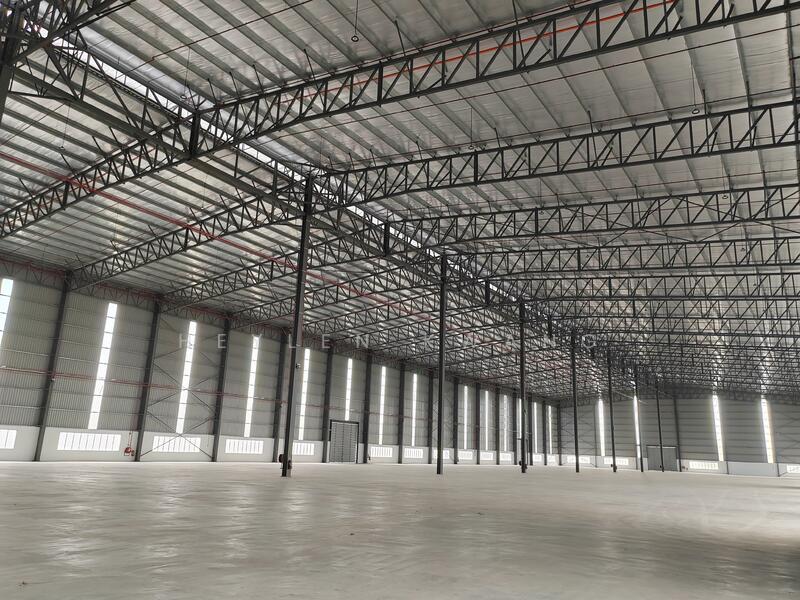 For Rent - Near Shah Alam & Klang Detached Warehouse with Loading Bays For Rent