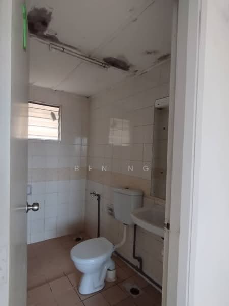 Apartment for Sale at Pangsapuri Seri Meranti - BEN NG - Bathroom - PropertyGuru.com.my