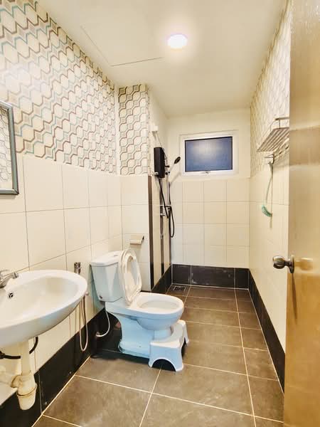 Pangsapuri untuk Disewa di Jalilmas - Erin Yusof - Bathroom - PropertyGuru.com.my