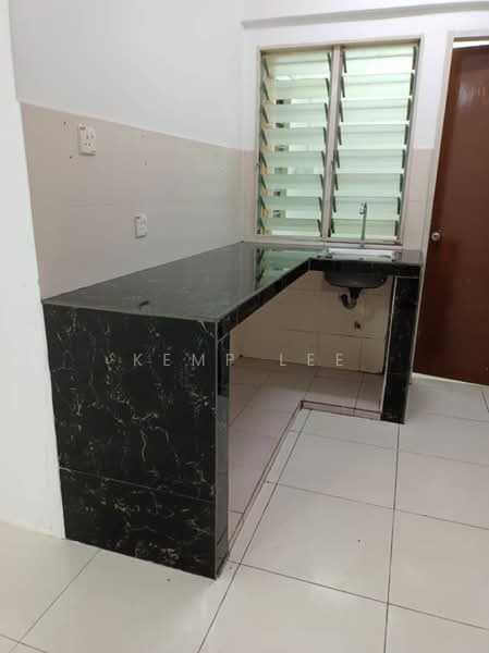 Apartment for Rent at Lakeview Apartments - Kemp Lee - PropertyGuru.com.my