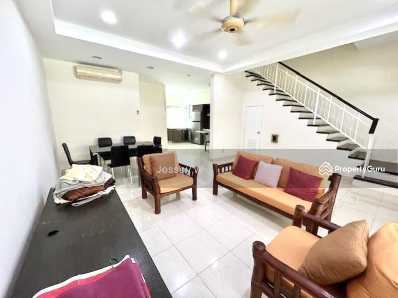 Untuk Disewa - 3-Storey Terrace at Bukit Jambul