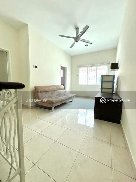 Untuk Disewa - 3-Storey Terrace at Bukit Jambul