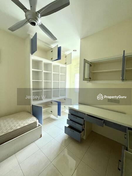 Untuk Disewa - 3-Storey Terrace at Bukit Jambul