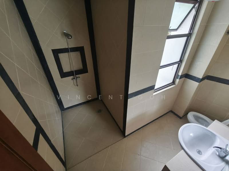 Rumah Teres 2-Tingkat untuk Dijual di Bukit Rahman Putra (Sungai Buloh) - Vincent Goh - Bathroom - PropertyGuru.com.my