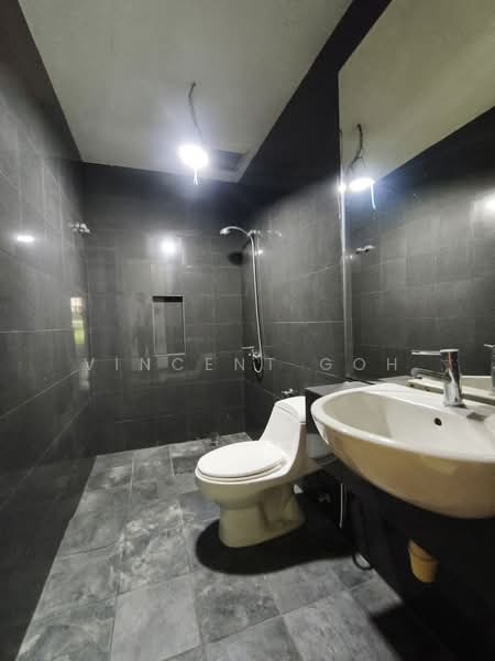 Rumah Teres 2-Tingkat untuk Dijual di Bukit Rahman Putra (Sungai Buloh) - Vincent Goh - Bathroom - PropertyGuru.com.my