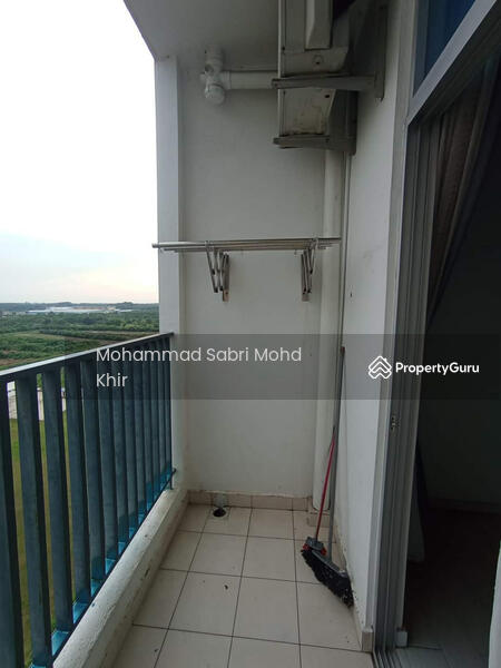 Pangsapuri untuk Disewa di Selangorku Pr1ma Lakefront Homes - Mohammad Sabri Mohd Khir - Balcony with Cyberjaya development view. - PropertyGuru.com.my