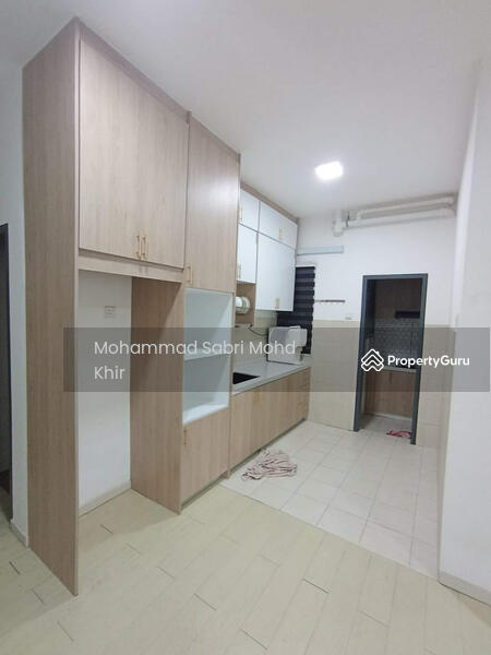 Pangsapuri untuk Disewa di Selangorku Pr1ma Lakefront Homes - Mohammad Sabri Mohd Khir - Kitchen with built in cabinet. - PropertyGuru.com.my