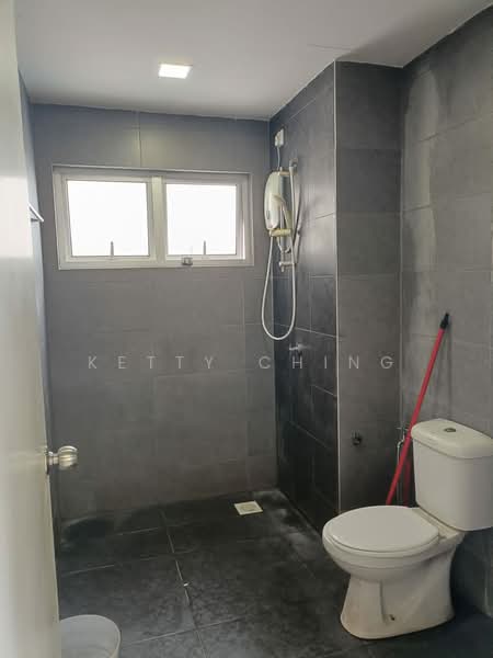 Service Residence for Sale at Maxim Citylights - Ketty Ching - Bathroom - PropertyGuru.com.my