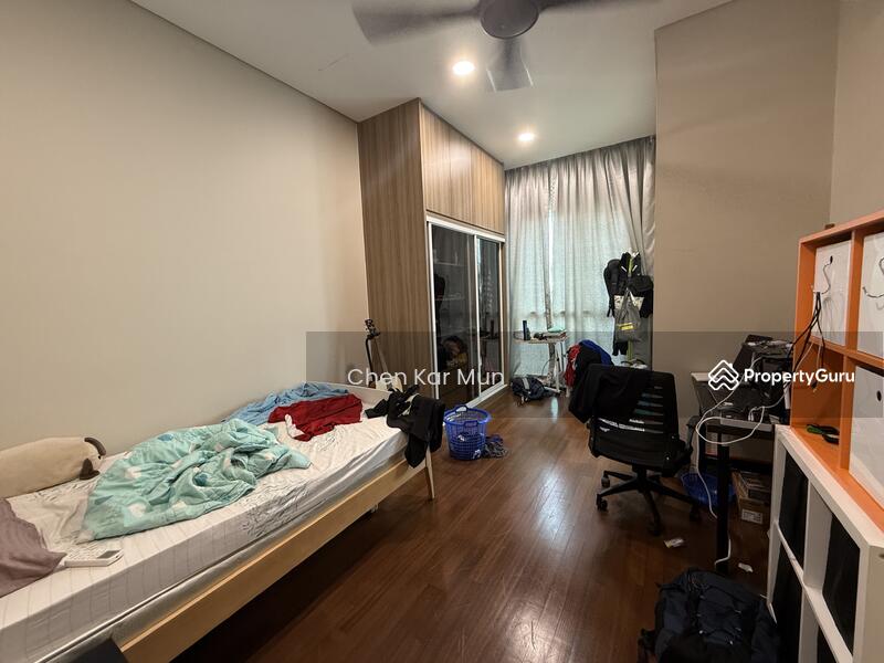 ROOM - SECOND FLOOR