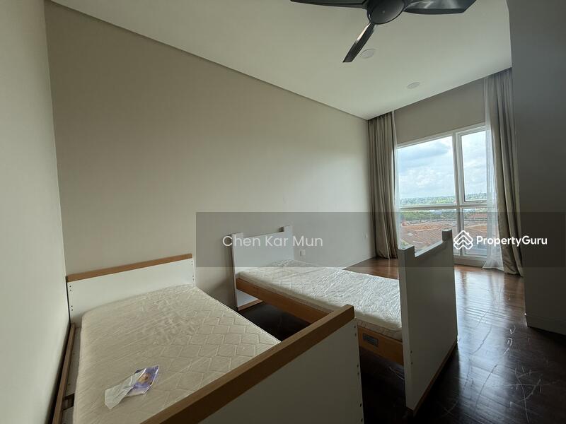 GUEST ROOM - 1ST FLOOR