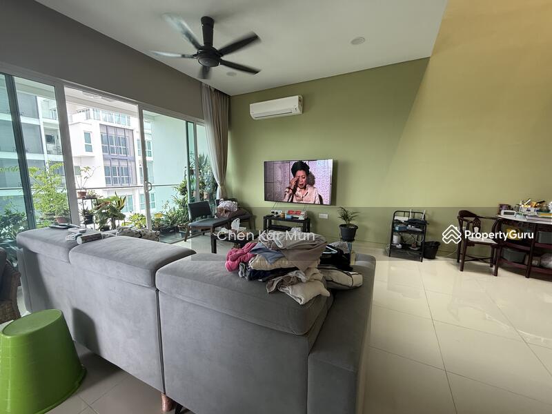 LIVING ROOM - 1ST FLOOR