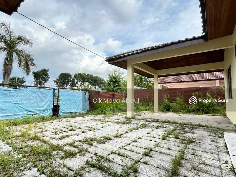 Untuk Dijual - 1.5 Storey Bungalow, Bandar Rinching, Semenyih