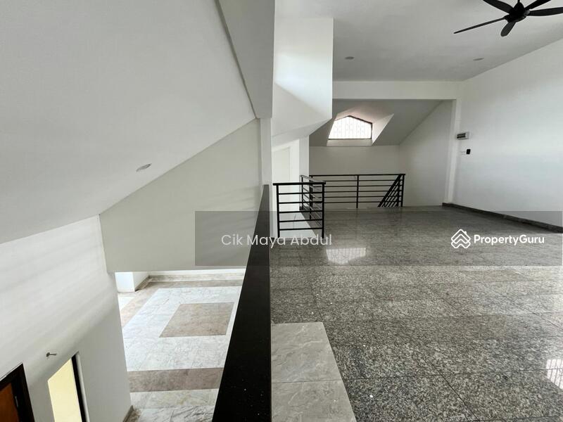 Untuk Dijual - 1.5 Storey Bungalow, Bandar Rinching, Semenyih