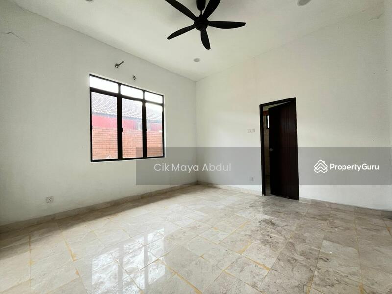 Untuk Dijual - 1.5 Storey Bungalow, Bandar Rinching, Semenyih