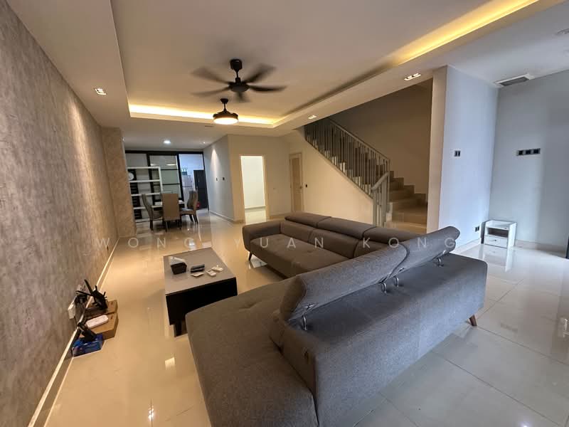 Rumah Teres 2 Tingkat untuk Dijual di Seksyen U13 (Setia Alam) - Wong Yuan Kong - Living Room - PropertyGuru.com.my