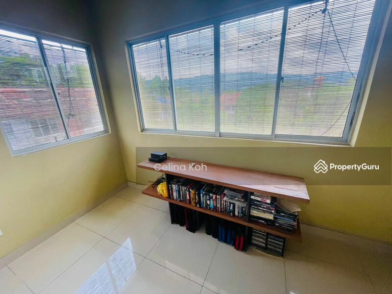 3-storey Terraced House for Sale in Valencia (Sungai Buloh) - Celina Koh - PropertyGuru.com.my