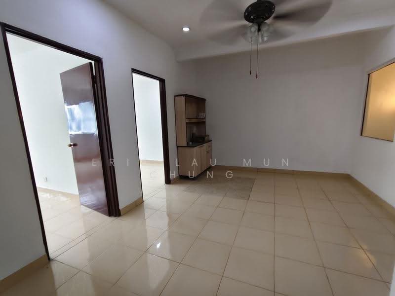 2-storey Terraced House for Sale in Taman Putra Perdana (Puchong) - Eric Lau Mun Chung - Living Room - PropertyGuru.com.my