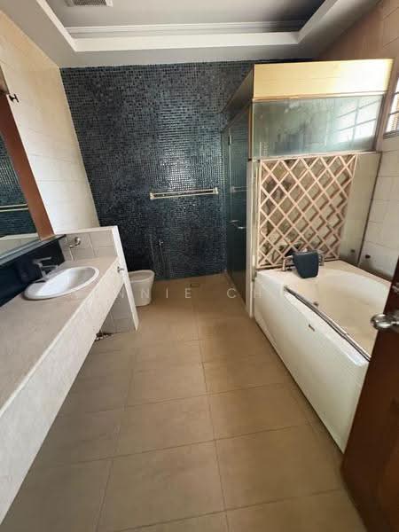 Semi-Detached House for Sale in Kota Kemuning (Shah Alam) - Winnie Chow - Bathroom - PropertyGuru.com.my