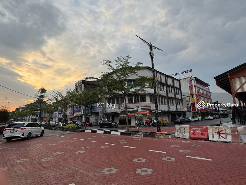 For Sale - Four Adjoining Units 4 Storey Terrace Shop Office @ Taiping