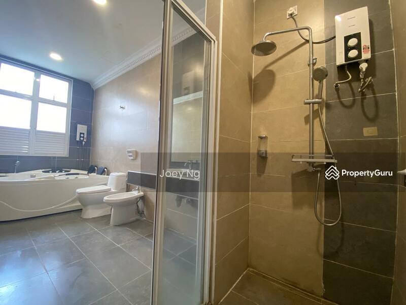 Master Bathroom with Jacuzzi 