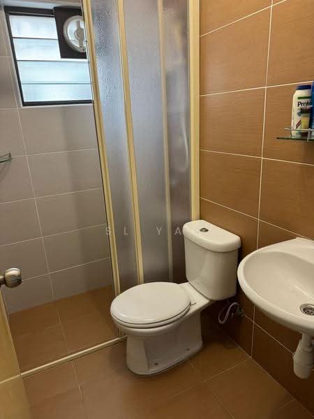 Kondominium untuk Dijual di Vantage Point (Menang Ria) - SL Yap - Bathroom - PropertyGuru.com.my