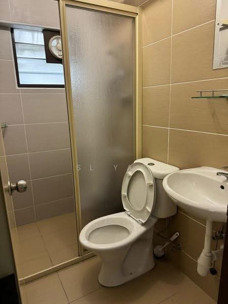 Kondominium untuk Dijual di Vantage Point (Menang Ria) - SL Yap - Bathroom - PropertyGuru.com.my