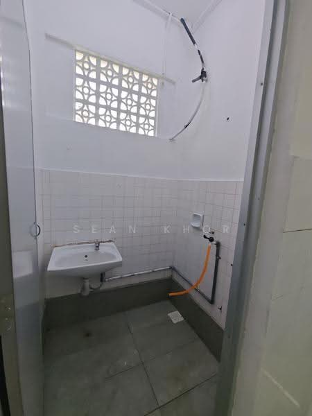 Shop for Rent in Taman Molek (Johor Bahru) - Sean Khor - Bathroom - PropertyGuru.com.my