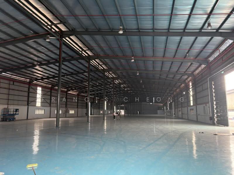 Warehouse for Rent in Taman Perindustrian Subang (Subang Jaya) - Francis Cheong - Interior - PropertyGuru.com.my