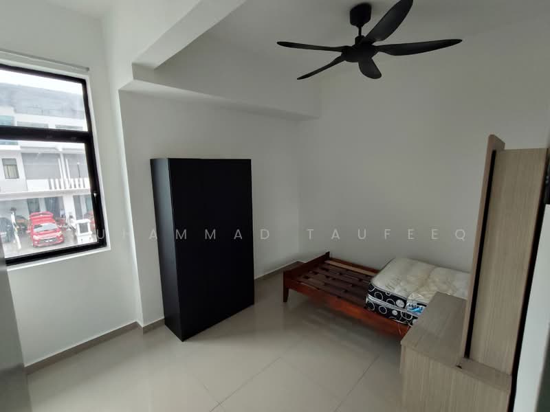 Rumah Teres 3 Tingkat untuk Disewa di Seksyen 25 (Shah Alam) - Muhammad Taufeeq - PropertyGuru.com.my