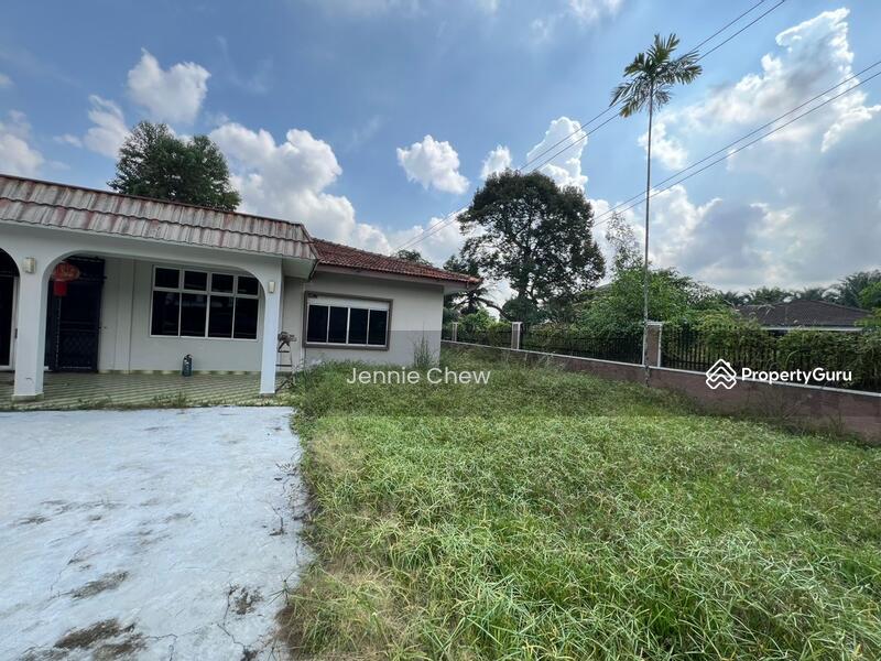 For Sale - Jalan Sundang @ Taman Sri Tebrau single storey Bungalow, Taman Sentosa, Taman Pelangi