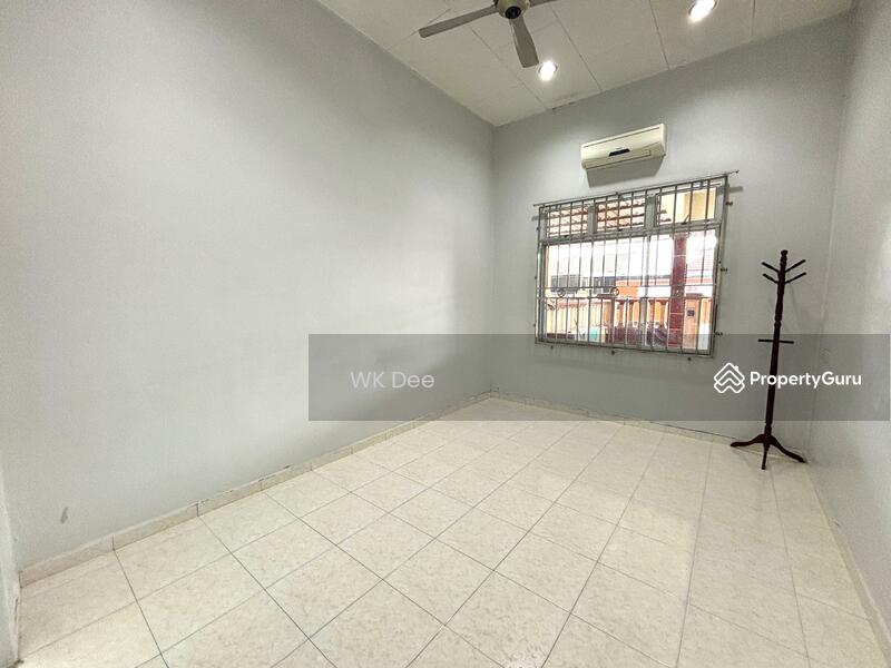 1-storey Terraced House for Sale in Taman Parit Raja 2 (Sri Gading) - WK Dee - PropertyGuru.com.my