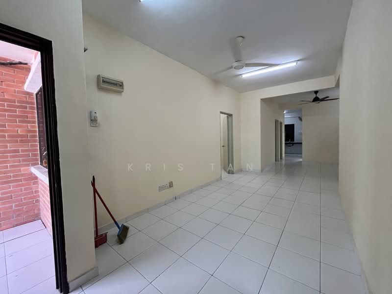 Rumah Bandar untuk Disewa di Sungai Long (Bandar Sungai Long) - Kris Tan - Living Room - PropertyGuru.com.my