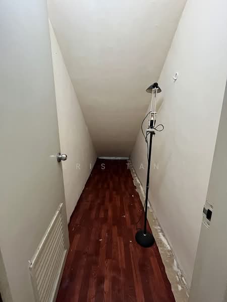 Rumah Bandar untuk Disewa di Sungai Long (Bandar Sungai Long) - Kris Tan - Corridor - PropertyGuru.com.my