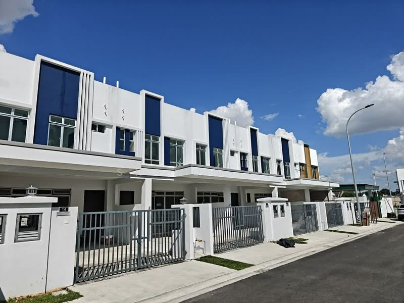 2-storey Terraced House for Sale in Bandar Dato Onn (Tebrau) - Sharon Ng - Exterior - PropertyGuru.com.my