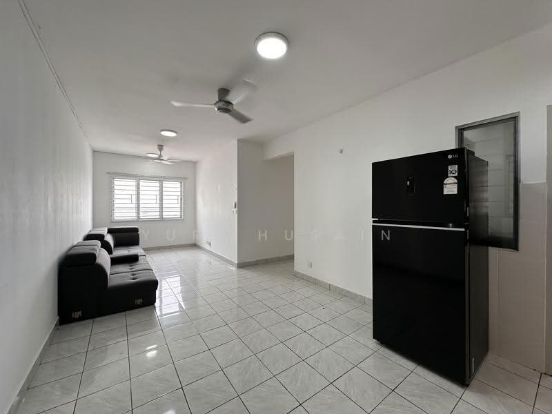 Pangsapuri untuk Disewa di De Cendana - YURI HUSAIN - Living Room - PropertyGuru.com.my