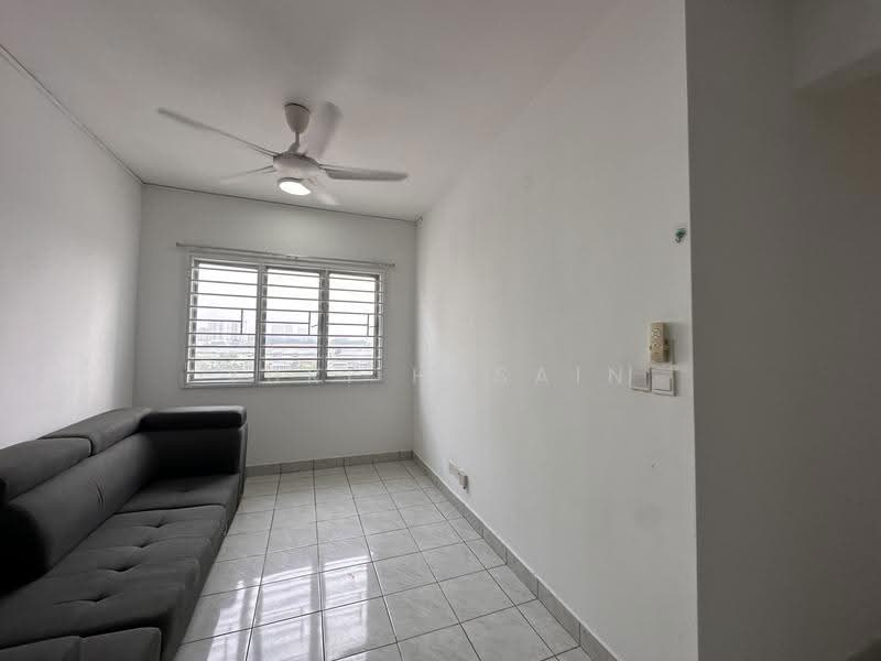 Pangsapuri untuk Disewa di De Cendana - YURI HUSAIN - Living Room - PropertyGuru.com.my