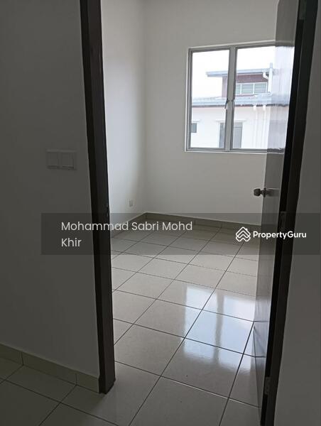 First floor: Bedroom