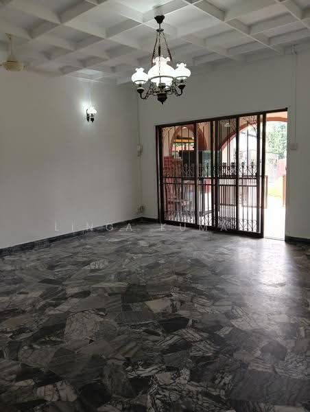 Bungalow House for Sale in Seksyen 18 (Petaling Jaya) - Linga Kumar - Living Room - PropertyGuru.com.my
