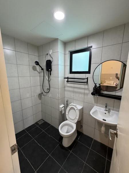 Kediaman Servis untuk Disewa di Edusphere - Rylan Chen - Bathroom - PropertyGuru.com.my