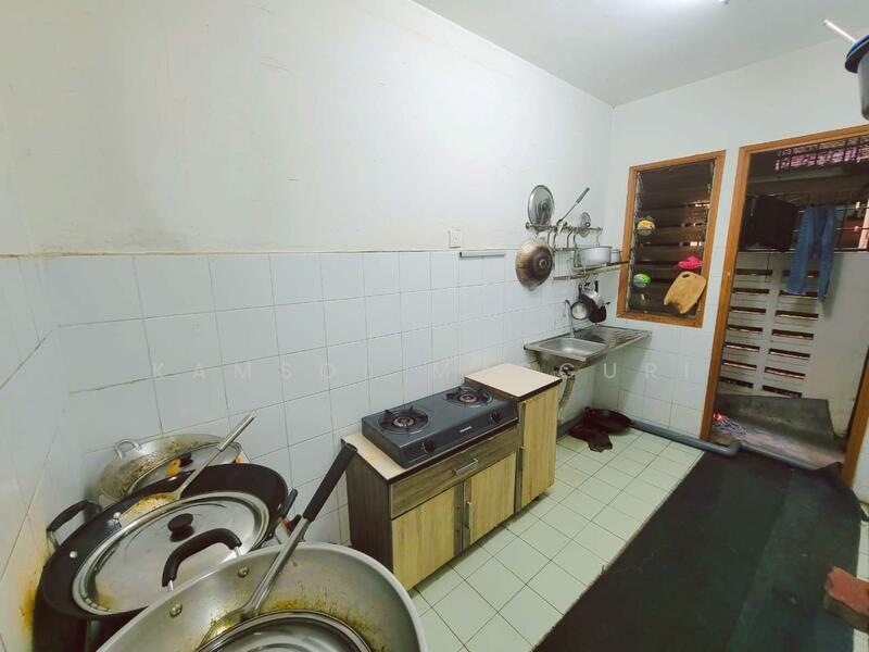 Untuk Dijual - Pusat Komersial Seksyen 7