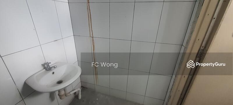 For Sale - 1.5 Storey Factory 3000 Sq Ft In USJ 7 Subang Jaya for Sell