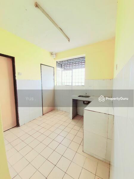 DAPUR DAN BILIK AIR 2 PINTU/KITCHEN AND BATHROOM 2 DOORS