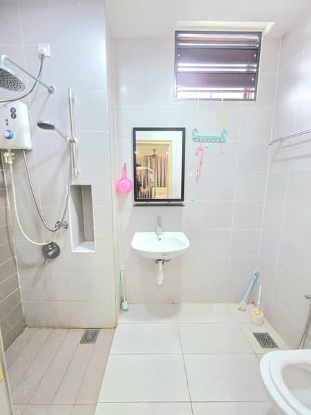 Servis Apartment untuk Disewa di PARC Regency (Residensi Masai) - Jackson Lim - Bathroom - PropertyGuru.com.my